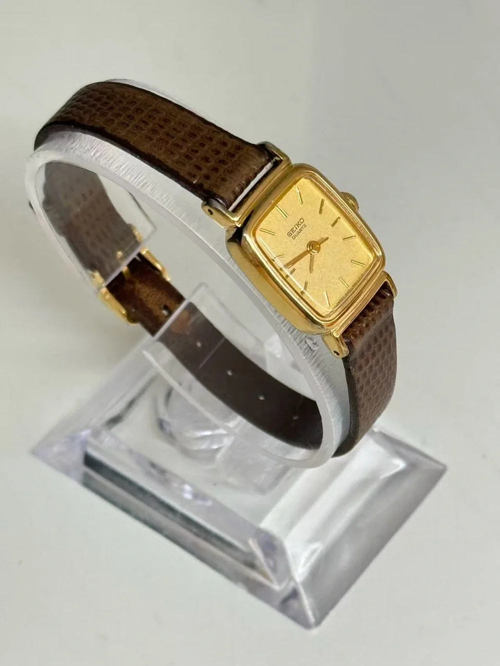 Vintage Seiko Women’s Quartz Gold Tone 16mm Rectangular Watch New Battery Runs